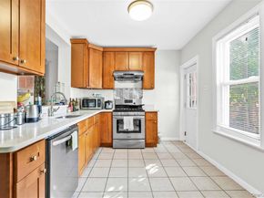 102-16 85th Drive, Richmond Hill NY 11418