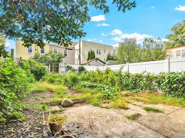 102-16 85th Drive, Richmond Hill NY 11418