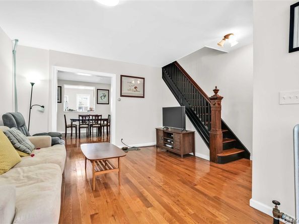 102-16 85th Drive, Richmond Hill NY 11418