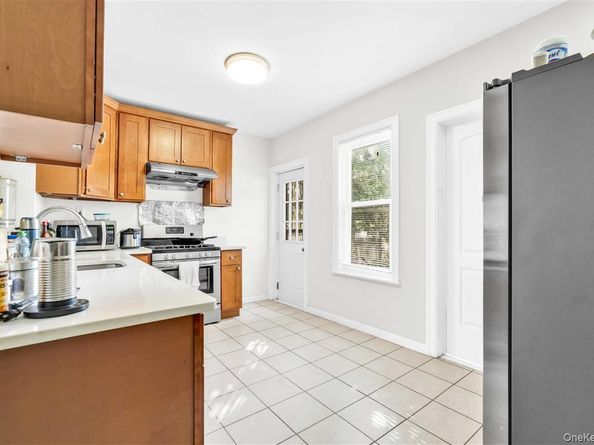 102-16 85th Drive, Richmond Hill NY 11418