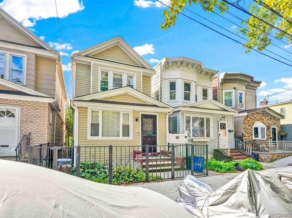 102-16 85th Drive, Richmond Hill NY 11418