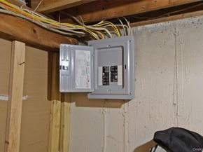 11 Reynolds Road, Shoreham NY 11786