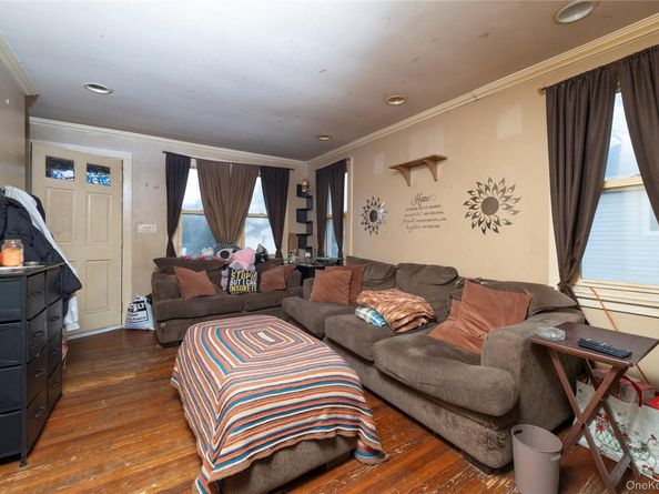 882 Ocean Street, Baldwin Harbor NY 11510