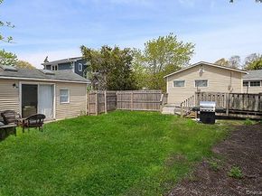 14 Lincoln Road, Hampton Bays NY 11946