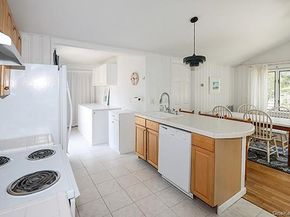 14 Lincoln Road, Hampton Bays NY 11946
