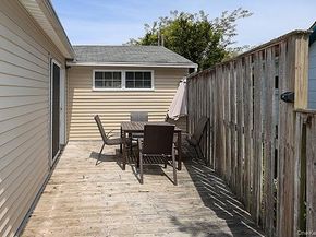 14 Lincoln Road, Hampton Bays NY 11946