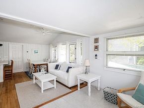 14 Lincoln Road, Hampton Bays NY 11946