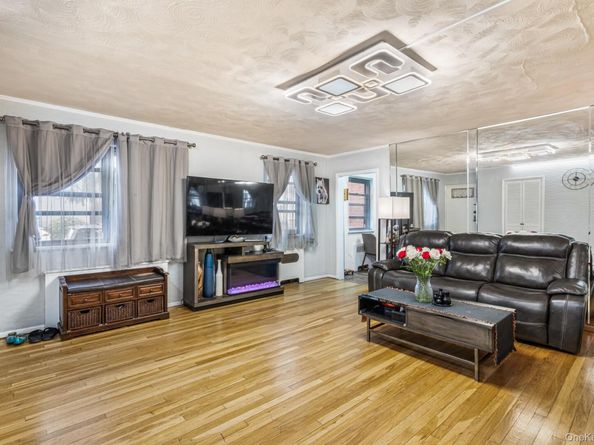 1907 166th Street Lower, Whitestone NY 11357