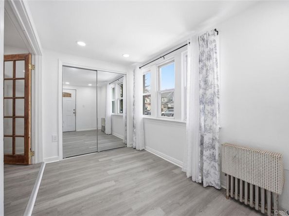 93-31 215th Street, Queens Village NY 11428