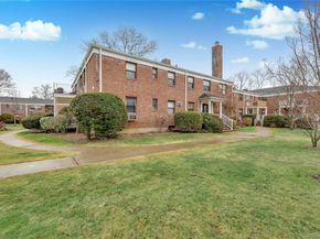 1201 E Broadway H23, Hewlett NY 11557