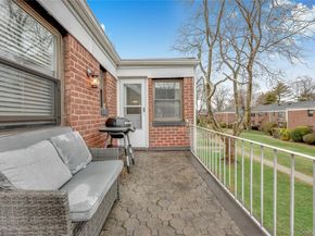 1201 E Broadway H23, Hewlett NY 11557