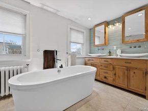 28 Jane Street, Roslyn Heights NY 11577