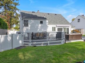 10 Peachtree Lane, Huntington Station NY 11746