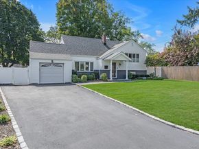10 Peachtree Lane, Huntington Station NY 11746