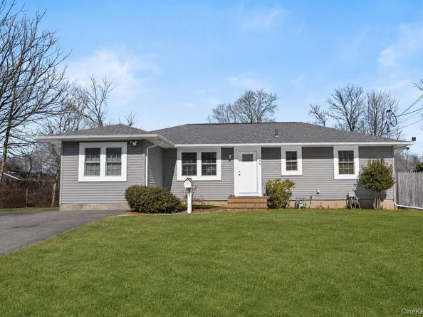 109 New York Avenue, Bay Shore NY 11706