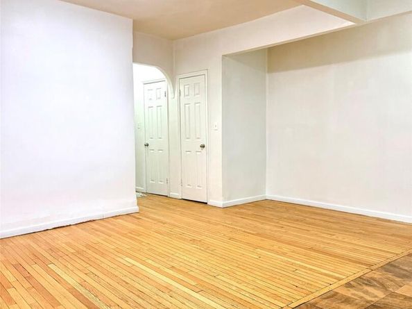 88-11 Elmhurst D2, Elmhurst NY 11373