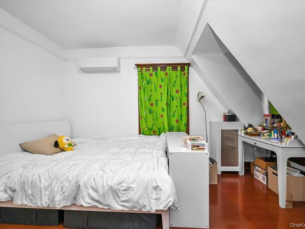 87-71 111th Street, Richmond Hill NY 11418