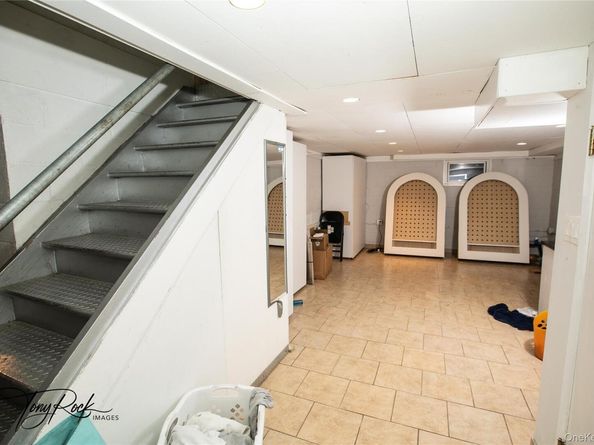 17 Glamford Avenue, Port Washington NY 11050