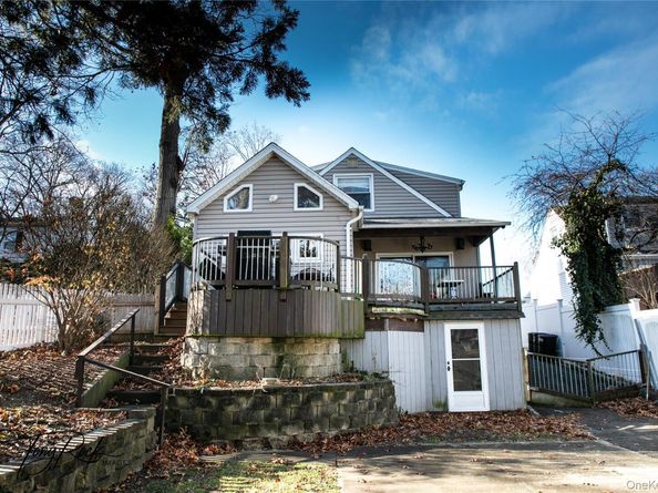 17 Glamford Avenue, Port Washington NY 11050