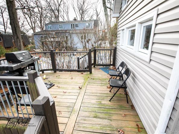 17 Glamford Avenue, Port Washington NY 11050