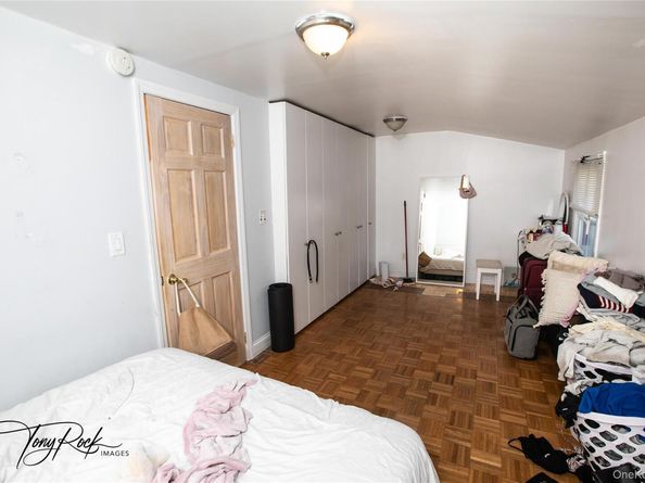 17 Glamford Avenue, Port Washington NY 11050