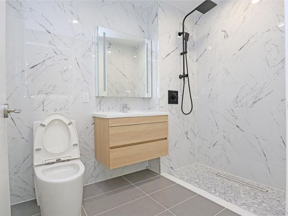 15002 Northern Bloulevard 3F, Flushing NY 11354