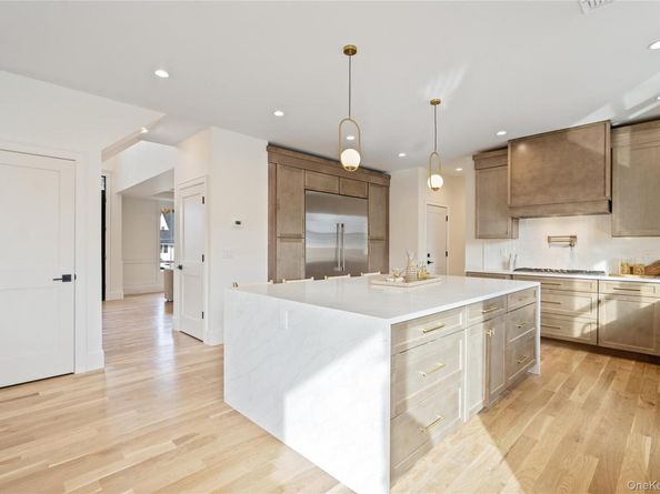 81 Bayview Avenue, Massapequa NY 11758