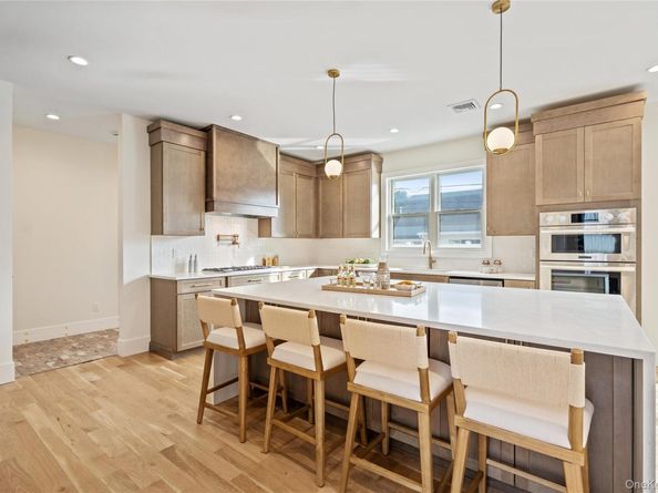 81 Bayview Avenue, Massapequa NY 11758