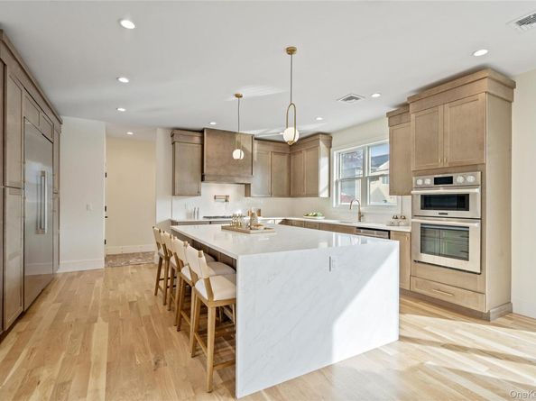 81 Bayview Avenue, Massapequa NY 11758