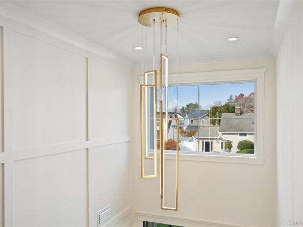 81 Bayview Avenue, Massapequa NY 11758