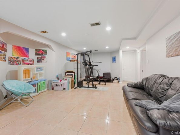 1762 Esposito Court, East Meadow NY 11554