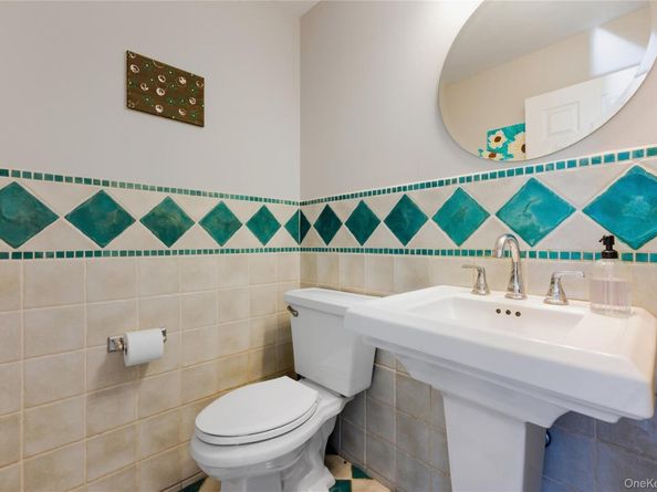 1762 Esposito Court, East Meadow NY 11554