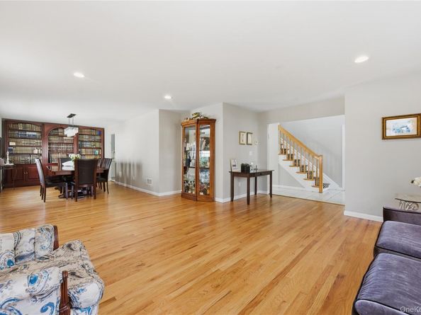 1762 Esposito Court, East Meadow NY 11554