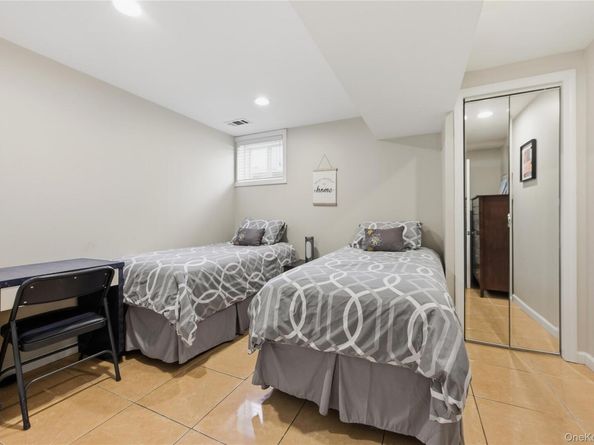 1762 Esposito Court, East Meadow NY 11554