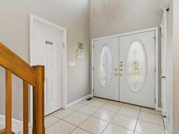 1762 Esposito Court, East Meadow NY 11554