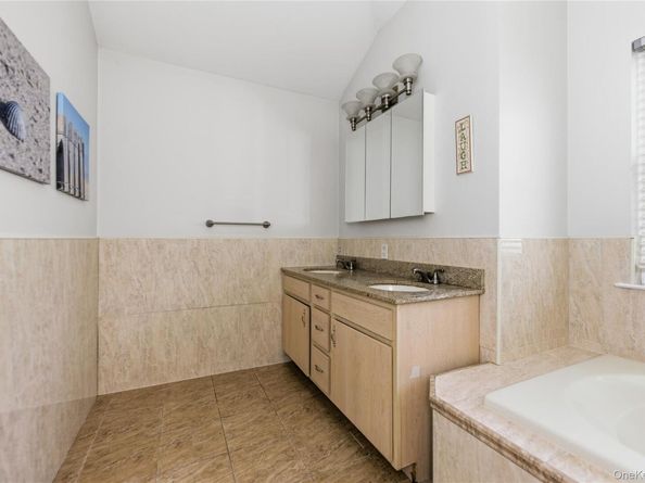 1762 Esposito Court, East Meadow NY 11554