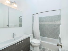 127 Cow Neck Road, Port Washington NY 11050