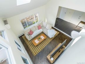 127 Cow Neck Road, Port Washington NY 11050