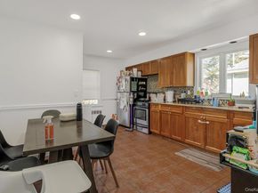 9 Lyons Place, New Rochelle NY 10801