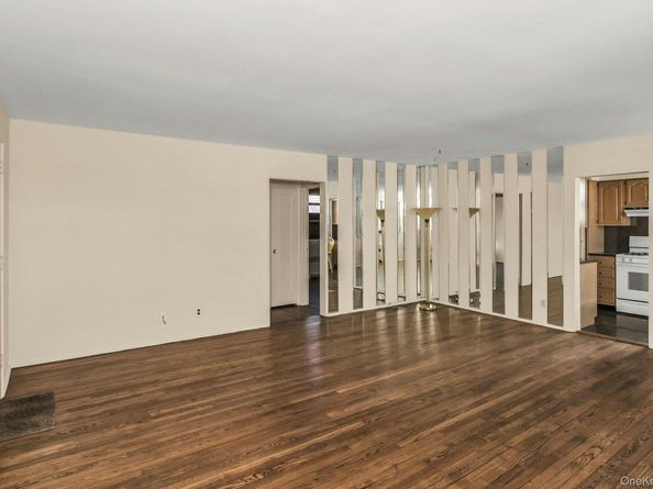 21-47 Utopia Parkway 2, Whitestone NY 11357