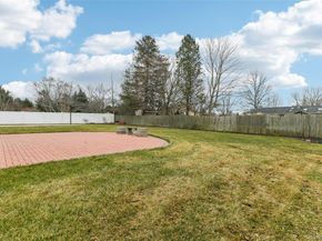 39 Island Trail, Mount Sinai NY 11766