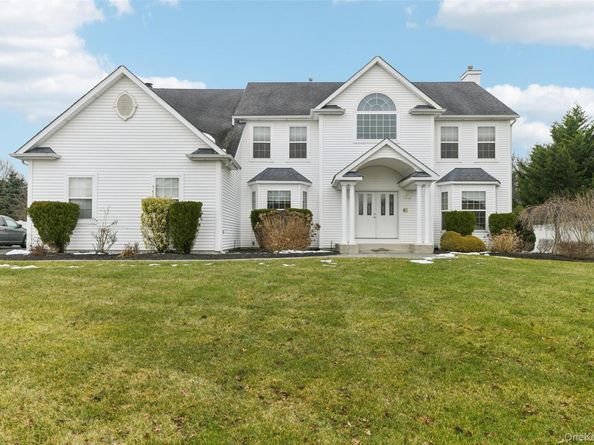 39 Island Trail, Mount Sinai NY 11766