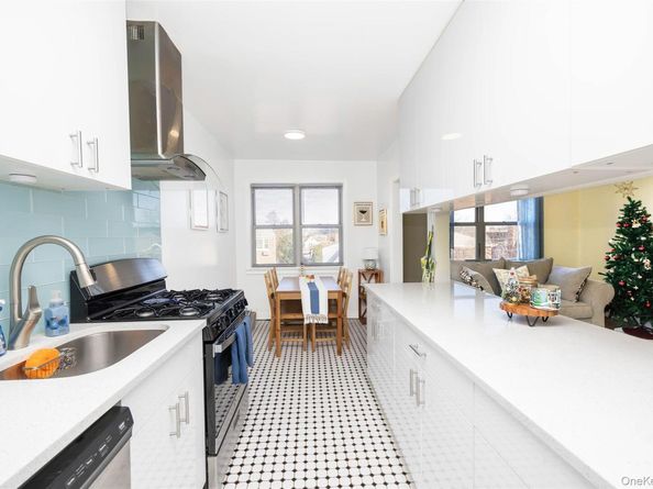 8010 165th Street, Flushing NY 11432