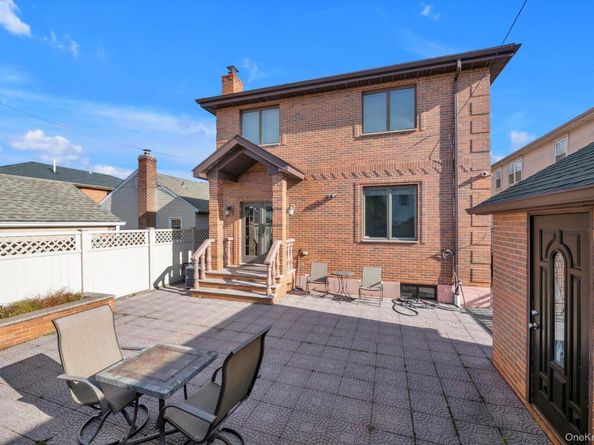 69-68 229th Street, Bayside NY 11364