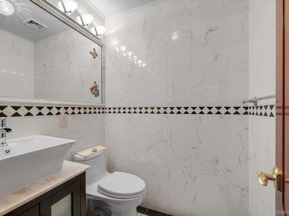 69-68 229th Street, Bayside NY 11364