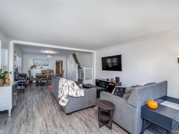 92-57 246th Street, Floral Park NY 11001