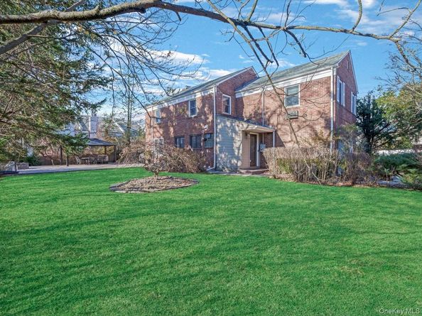 16 Wooleys Lane, Great Neck NY 11023