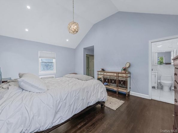 16 Wooleys Lane, Great Neck NY 11023