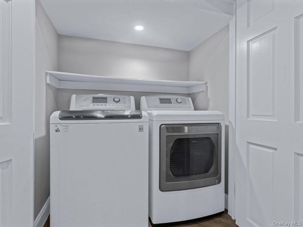 16 Wooleys Lane, Great Neck NY 11023