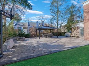 16 Wooleys Lane, Great Neck NY 11023